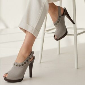 Stuart Weitzman Size 6.5 M Grommet Dust Suede Peep Toe Low Platform Slingbacks